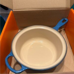 Le Creuset Blue Cast Iron Dutch Oven Casserole dish -NWT